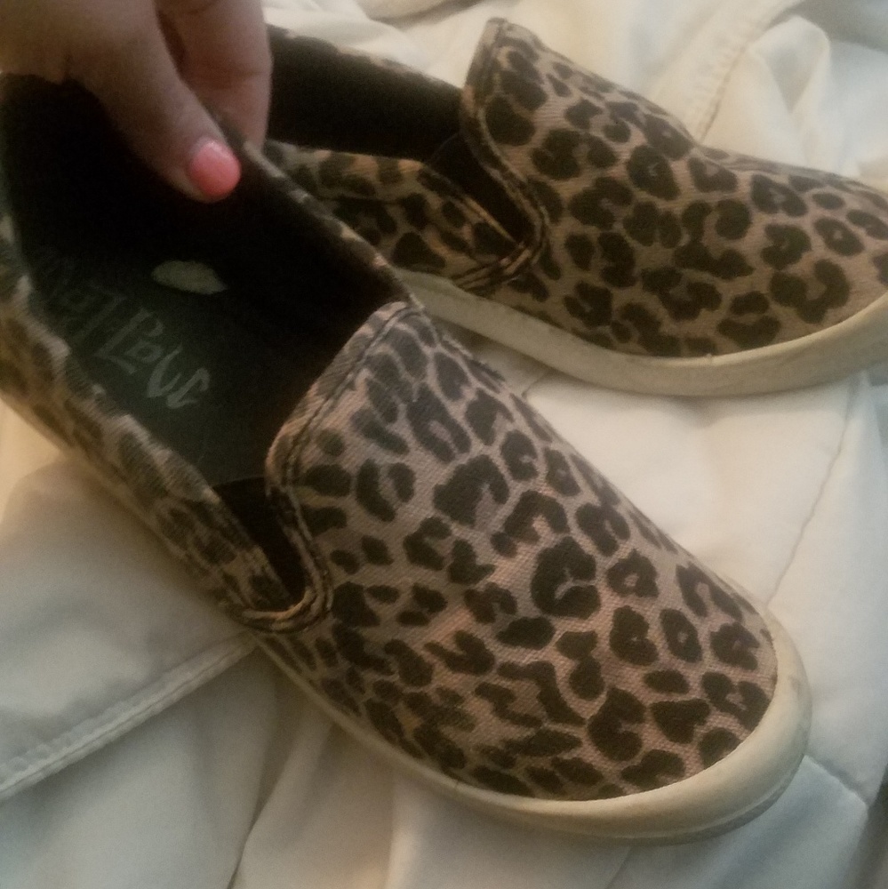 Leopard slip ons